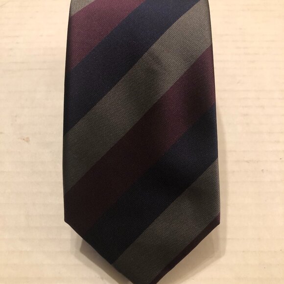 banana Republic men's new 100%polyester tie 3" X 58"